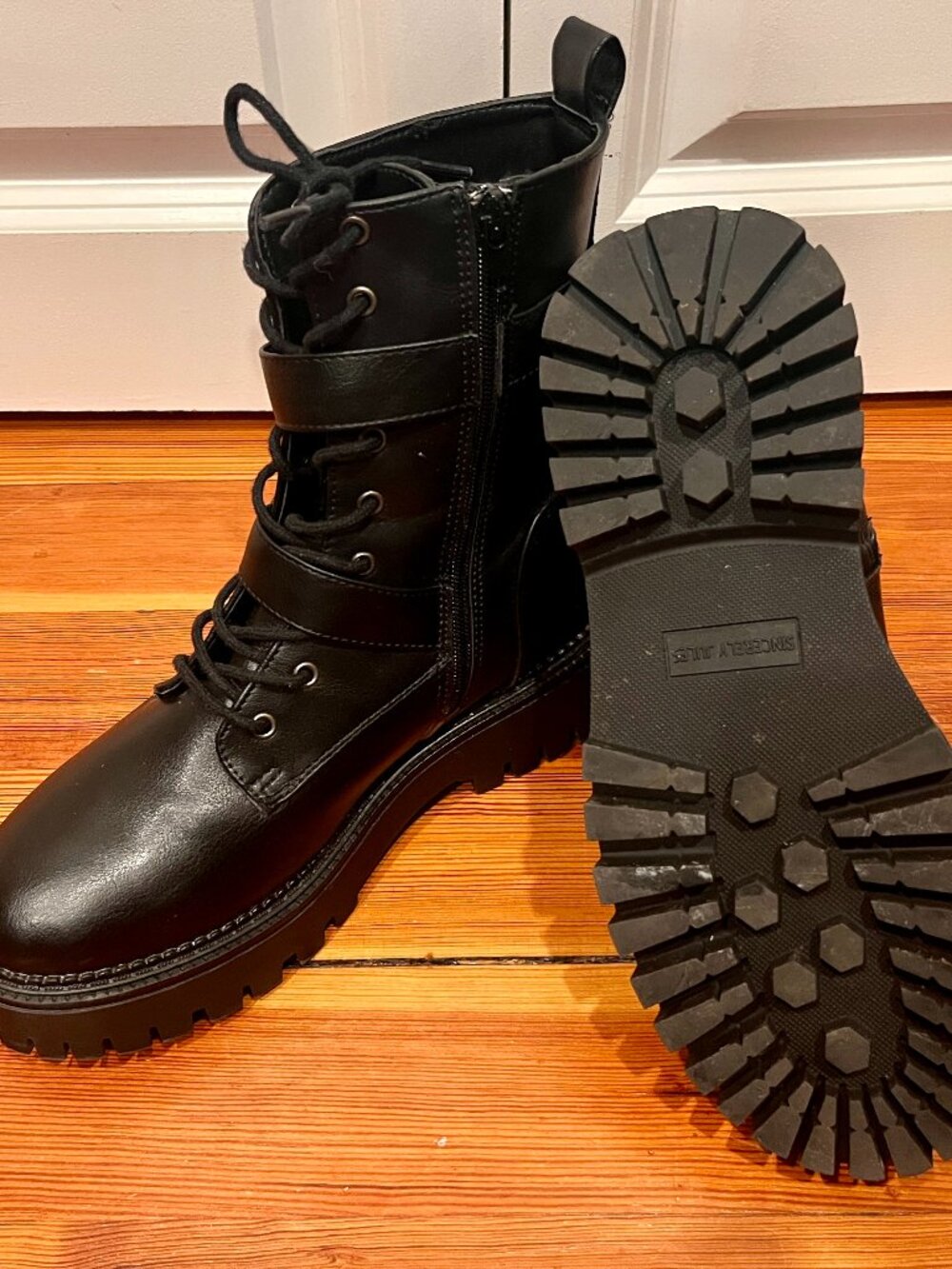 Sincerely Jules Black Combat Moto Boots Silver Buckle Detail Women's Size 7.5 - Picture 3 of 7